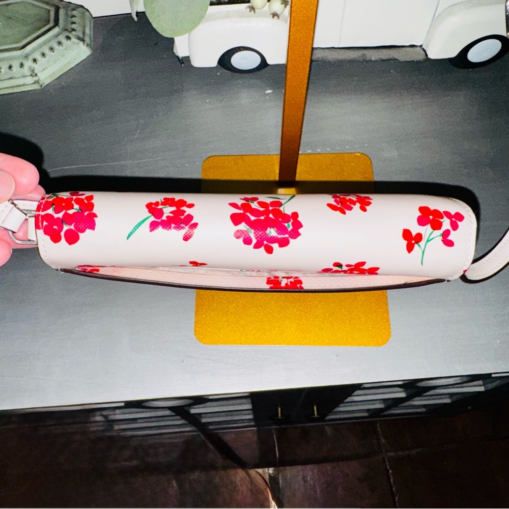 Kate Spade Perry White Leather Floral Crossbody Bag - EUC - Retails $239 - Picture 14 of 16